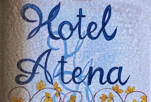 www.hotelatenamilano.com