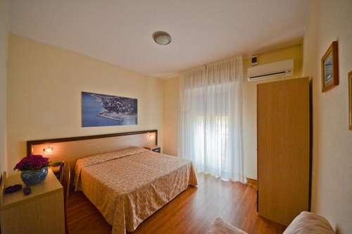 www.hotellabussolafinale.com