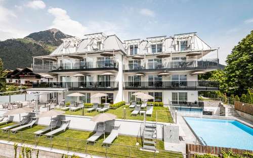 www.hotel-amelia.com