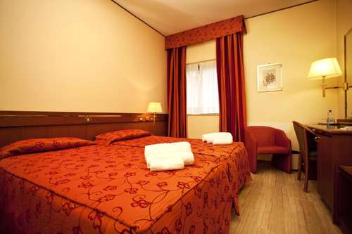 www.augustus-hotel.com
