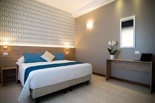 www.hotelpacificroma.com