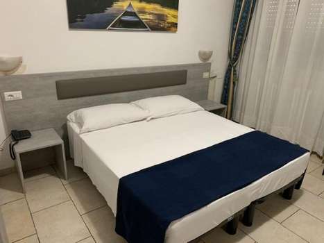 www.hotelalessander.com