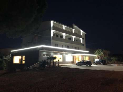 www.calabriamiaresort.it