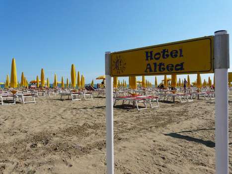 www.hotelaltea.net