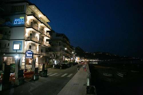 www.hotellariva.com