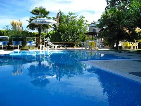 www.hotelboomerang.com