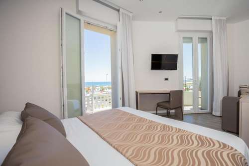 www.hotelbabyrimini.com