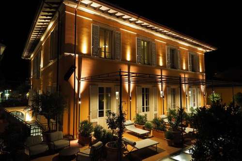 www.paradispietrasanta.com
