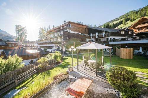 www.hotel-st-veit.com