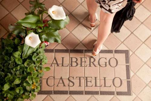 www.albergocastello.it