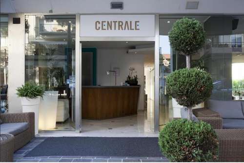 www.hotel-centrale-jesolo.it