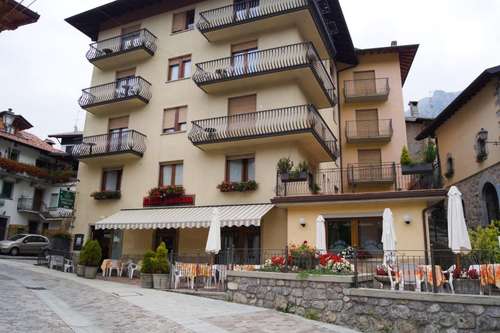 www.hotelamericana.info
