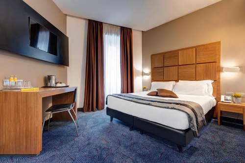 www.romearthotel.com