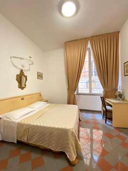 www.hoteletruria.com