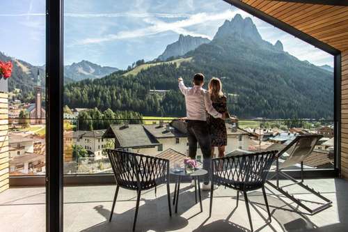 www.hotelladinia.com