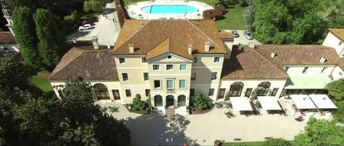 www.villa-tacchi.com