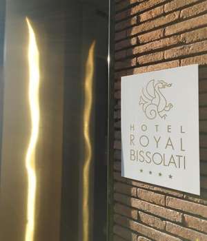 www.hotelroyalbissolati.com