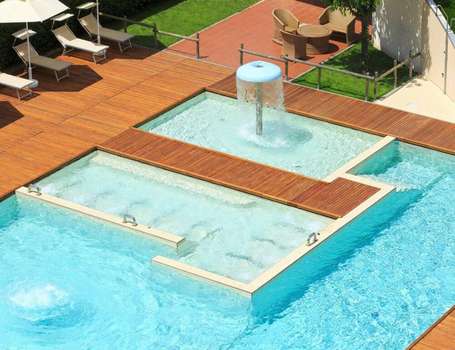 www.dominosuitehotel.com