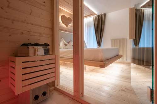 www.hotelbaitavelon.com