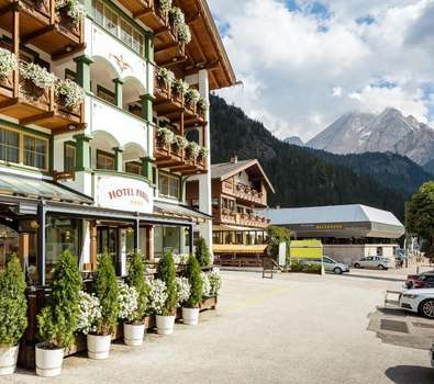 www.hotelpareda.it