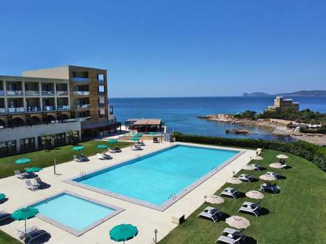 www.hotelcarlosv.it