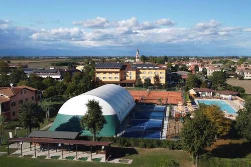 www.ancorasporthotel.it