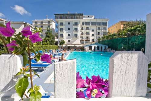 www.grandhotelflora.com