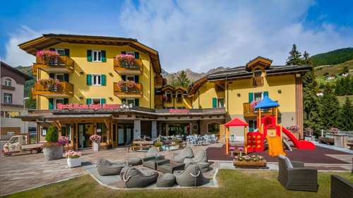 www.hotelrosadegliangeli.it