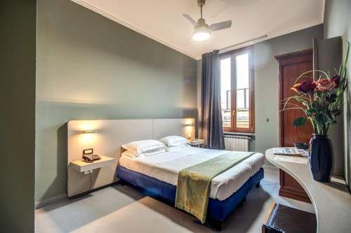 www.hotelmarisa.net
