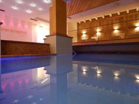 www.hotelidealcampiglio.it