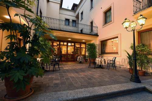 www.hotelacqui.it