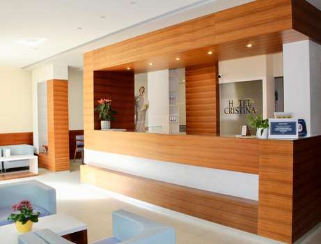 www.gradohotelcristina.it