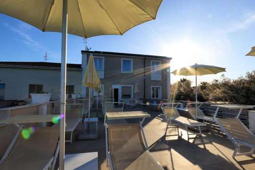 www.hotelcecinabeach.it
