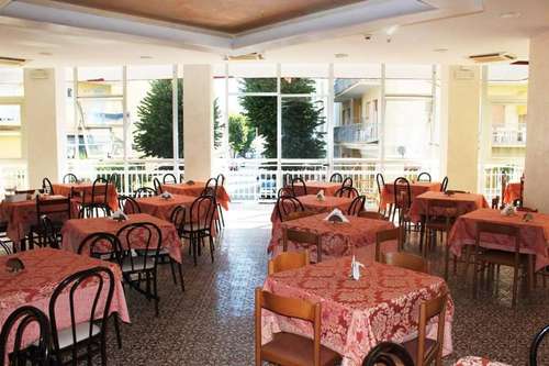 www.hotelfellinirimini.it