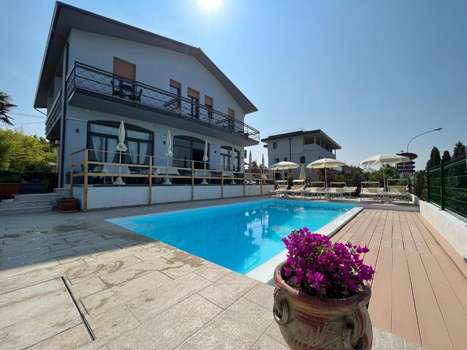 www.hotelrenata.it