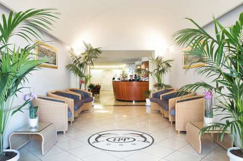 www.hotel-stpierre.com