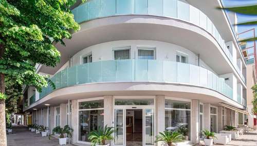 www.hotelcentrale-lignano.it