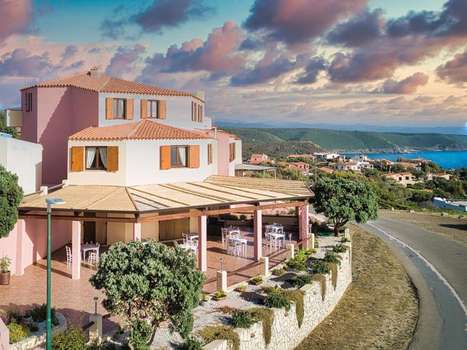 www.hoteltrinitadeicorsari.it