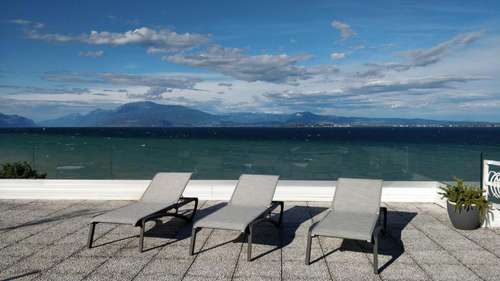 www.hotelrivieradesenzano.com