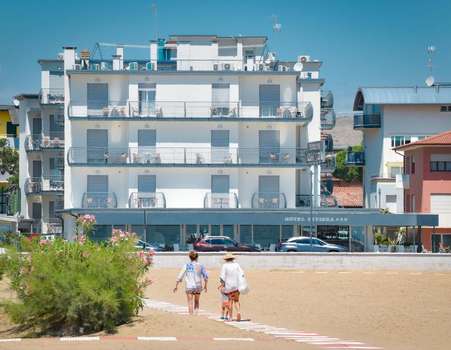 www.hotelrivieracaorle.it