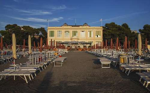 www.suitehotelnettuno.com