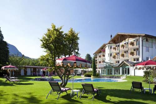 www.hotel-burggraeflerhof.com