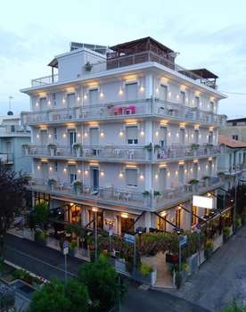 www.vittoria-albergo.it
