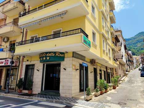 www.dellerosehotel.it