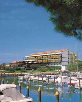 www.hotelmarinauno.com