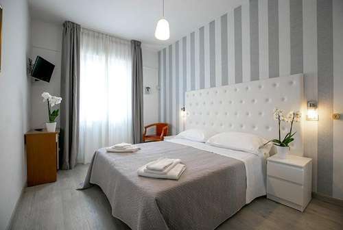 www.hotellaperlarimini.it