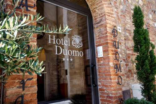 www.albergoduomomontepulciano.it