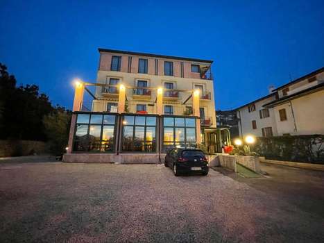 www.hotelalcastello.com