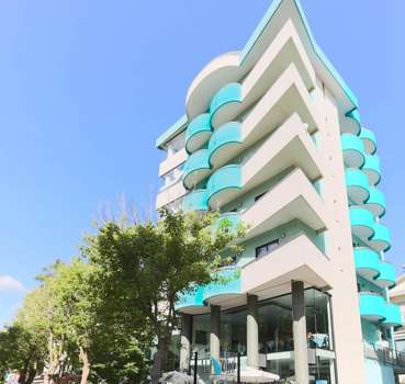 www.hotelalidoro.com