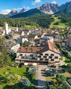 www.sporthoteltyrol.it